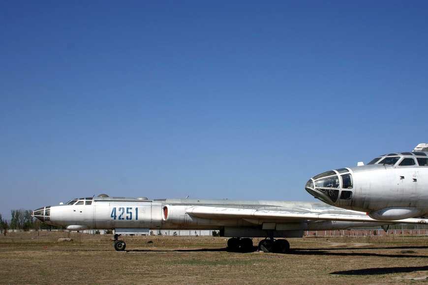 HORIZON LINE XI’AN H-6 BOMBER - Image 2