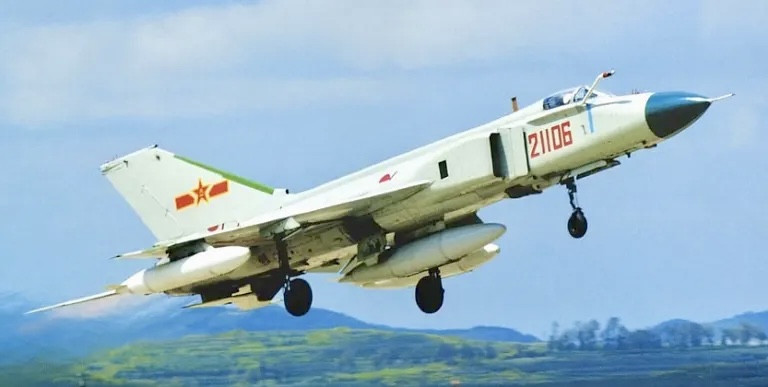HORIZON LINE SHENYANG J-8II (J-8B) FIGHTER JET - Image 7