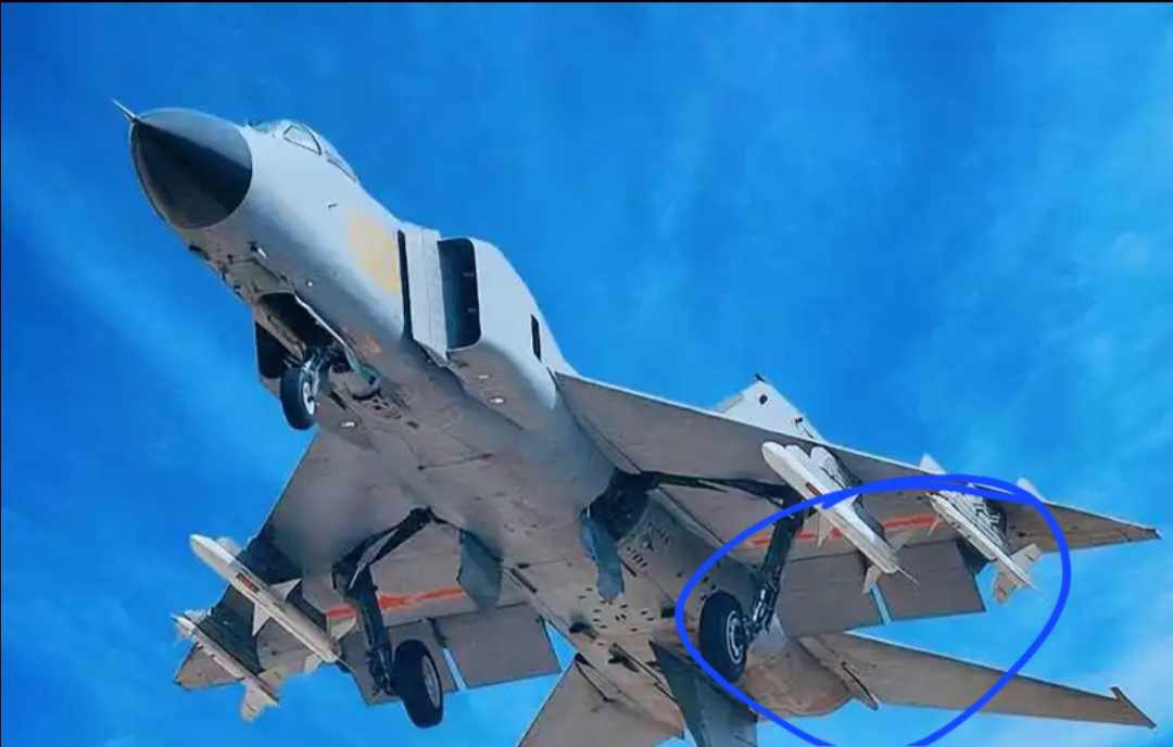 HORIZON LINE SHENYANG J-8II (J-8B) FIGHTER JET - Image 10